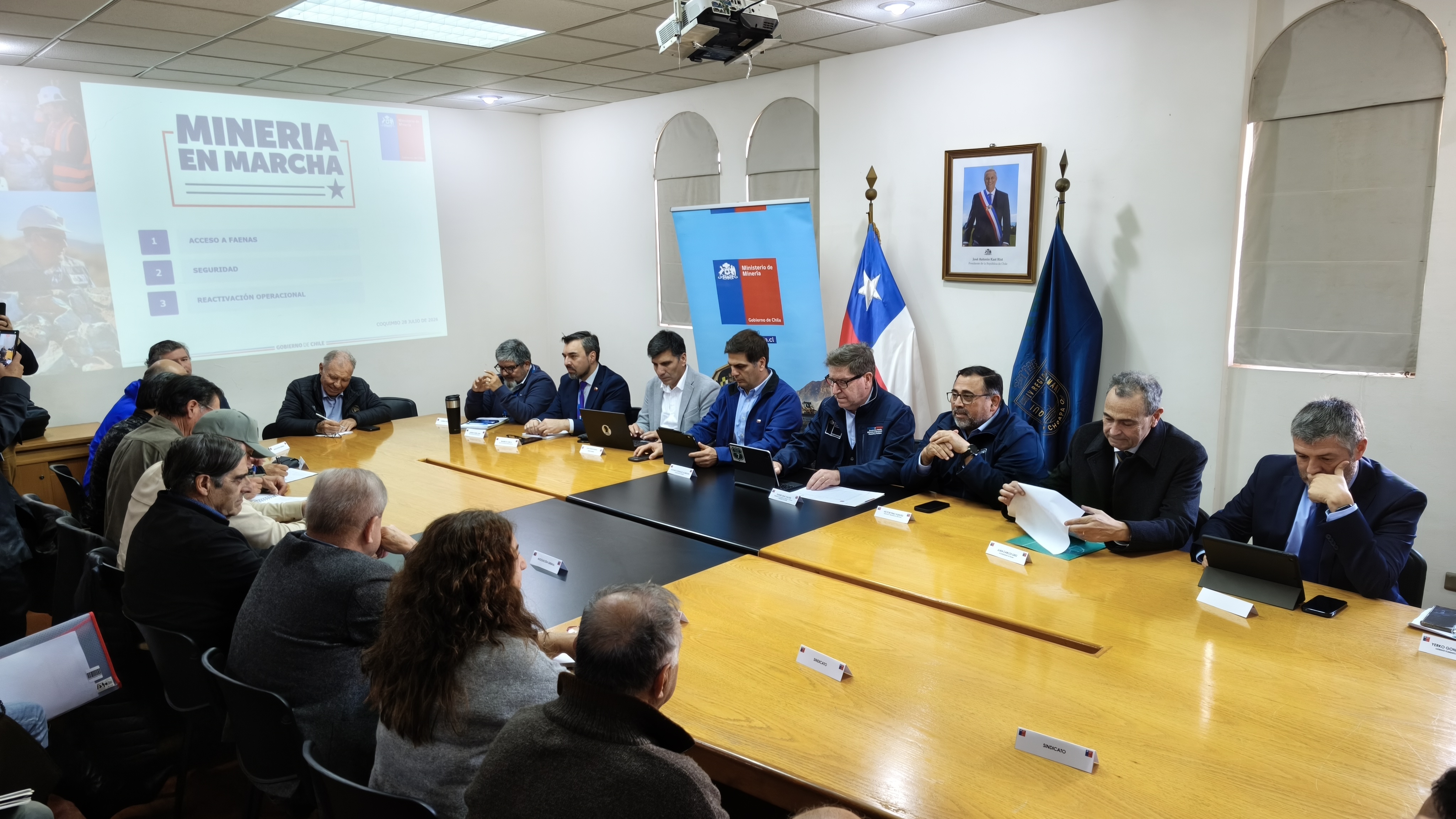 Gobierno lanza plan Minería en Marcha para recuperar faenas tras temporales