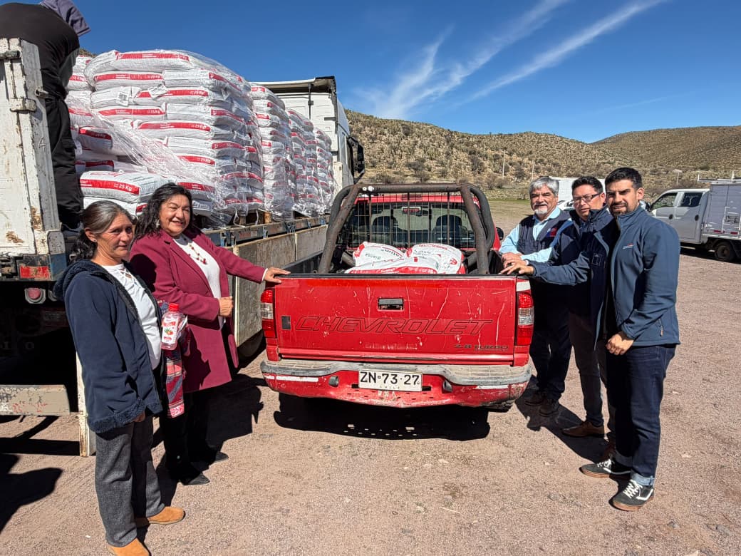 INDAP entrega 27 mil kilos de alimento a productores caprinos de Combarbalá — foto 2
