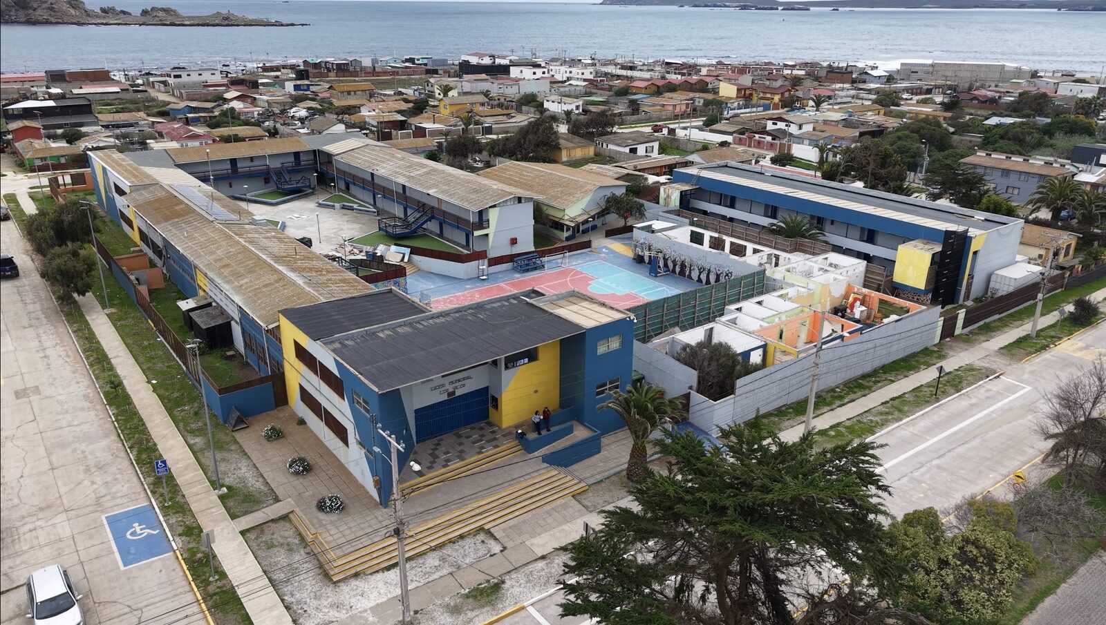 Municipalidad de Los Vilos querella por robo de cañerías en liceo — foto 1