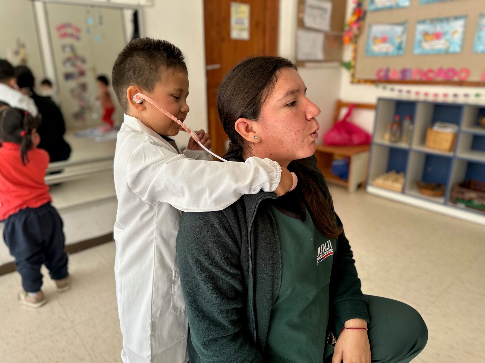 Salud y JUNJI refuerzan higiene en jardines infantiles tras sistema frontal — foto 1